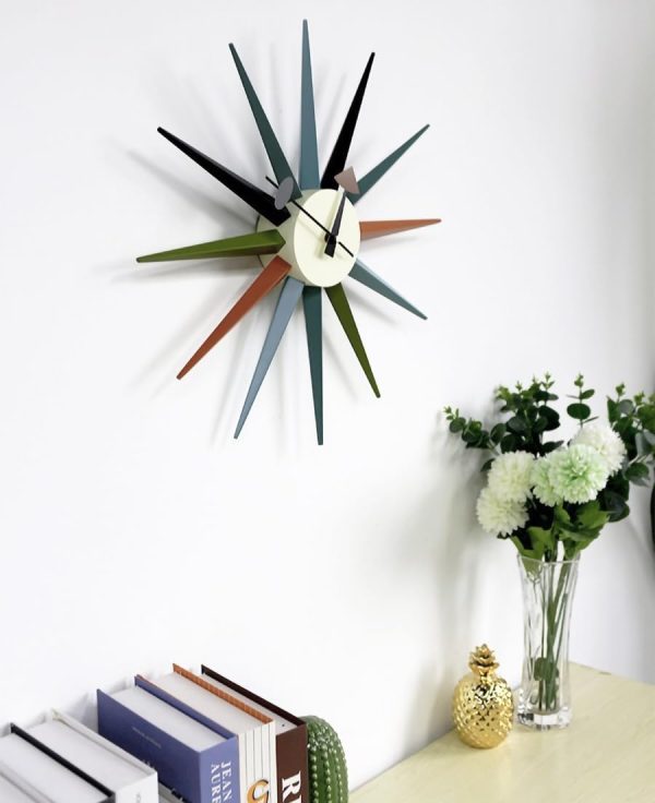 Reloj de pared de puntas