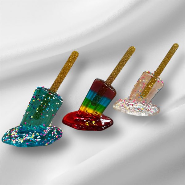 Tres Esculturas de Helado Derretido